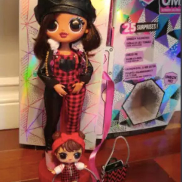 Selling Brand New In-box LOL OMG - Picture 1 of 8